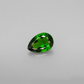 Diopside Chrome Vert naturelle En forme de poire, 0.69 ct, VS