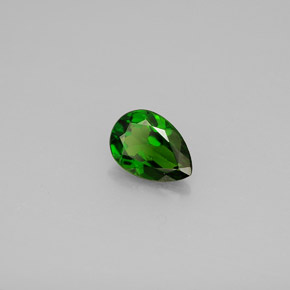Diopside Chrome Vert naturelle En forme de poire, 0.69 ct, VS