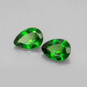 Achetez naturel ct Vert Diopside Chrome gems, En forme de poire, En provenance Russie chez GemSelect. En stock, livraison internationale!