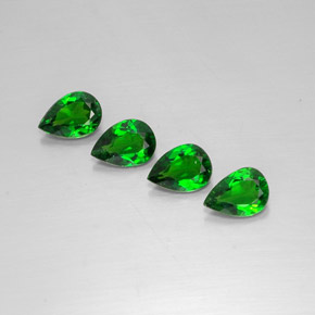 Achetez naturel ct Vert Diopside Chrome gems, En forme de poire, En provenance Russie chez GemSelect. En stock, livraison internationale!