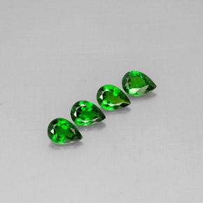 Achetez naturel ct Vert Diopside Chrome gems, En forme de poire, En provenance Russie chez GemSelect. En stock, livraison internationale!