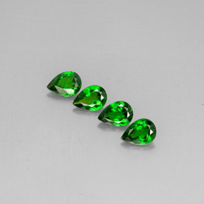 Achetez naturel ct Vert Diopside Chrome gems, En forme de poire, En provenance Russie chez GemSelect. En stock, livraison internationale!