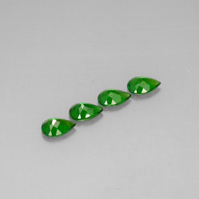 Achetez naturel ct Vert Diopside Chrome gems, En forme de poire, En provenance Russie chez GemSelect. En stock, livraison internationale!