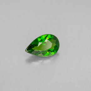 Diopside Chrome Vert naturelle En forme de poire, 0.67 ct, VS