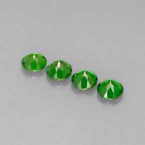 Achetez naturel ct Vert Diopside Chrome gems, Coupe roude, En provenance Russie chez GemSelect. En stock, livraison internationale!