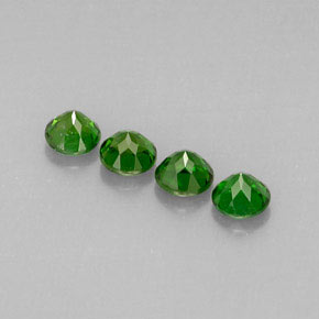 Achetez naturel ct Vert Diopside Chrome gems, Coupe roude, En provenance Russie chez GemSelect. En stock, livraison internationale!