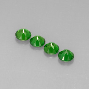 Achetez naturel ct Vert Diopside Chrome gems, Coupe roude, En provenance Russie chez GemSelect. En stock, livraison internationale!