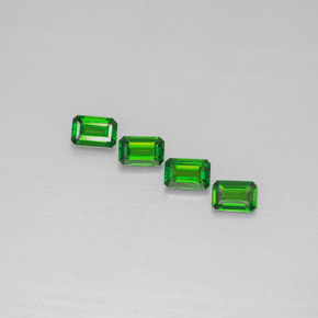 Achetez naturel ct Vert Diopside Chrome gems, Taille émeraude, En provenance Russie chez GemSelect. En stock, livraison internationale!