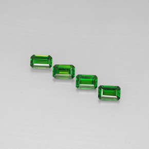 Achetez naturel ct Vert Diopside Chrome gems, Taille émeraude, En provenance Russie chez GemSelect. En stock, livraison internationale!