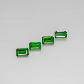 Achetez naturel ct Vert Diopside Chrome gems, Taille émeraude, En provenance Russie chez GemSelect. En stock, livraison internationale!