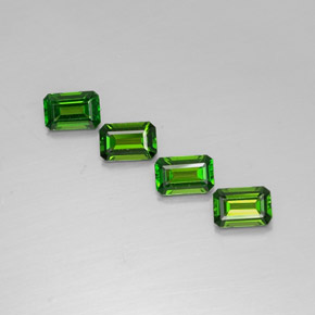 Achetez naturel ct Vert Diopside Chrome gems, Taille émeraude, En provenance Russie chez GemSelect. En stock, livraison internationale!