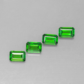 Achetez naturel ct Vert Diopside Chrome gems, Taille émeraude, En provenance Russie chez GemSelect. En stock, livraison internationale!