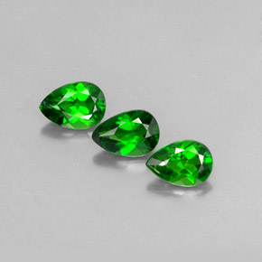 Achetez naturel ct Vert Diopside Chrome gems, En forme de poire, En provenance Russie chez GemSelect. En stock, livraison internationale!