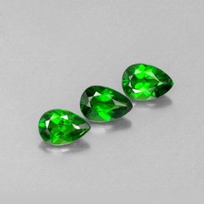 Achetez naturel ct Vert Diopside Chrome gems, En forme de poire, En provenance Russie chez GemSelect. En stock, livraison internationale!