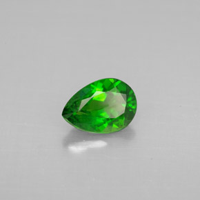 Diopside Chrome Vert naturelle En forme de poire, 0.77 ct, VS