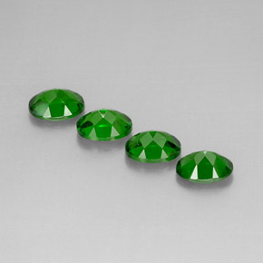 Achetez naturel ct Vert Diopside Chrome gems, Coupe ovale, En provenance Russie chez GemSelect. En stock, livraison internationale!