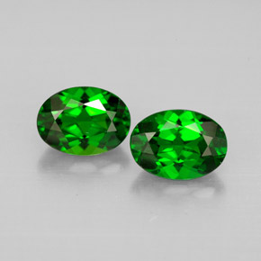 Achetez naturel ct Vert Diopside Chrome gems, Coupe ovale, En provenance Russie chez GemSelect. En stock, livraison internationale!