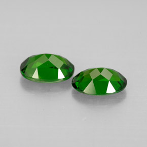 Achetez naturel ct vert diopside de chrome gems, coupe ovale, en provenance russie chez gemselect. en stock, livraison internationale!