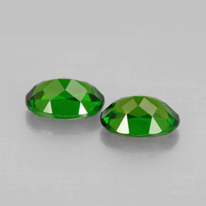 Achetez naturel ct vert diopside de chrome gems, coupe ovale, en provenance russie chez gemselect. en stock, livraison internationale!