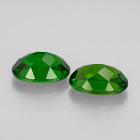 Achetez naturel ct vert diopside de chrome gems, coupe ovale, en provenance russie chez gemselect. en stock, livraison internationale!