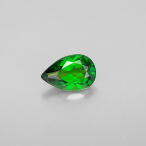 Diopside de chrome vert naturelle en forme de poire, 0,64 ct, VVS
