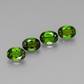 Achetez naturel ct Vert Diopside Chrome gems, Coupe ovale, En provenance Russie chez GemSelect. En stock, livraison internationale!