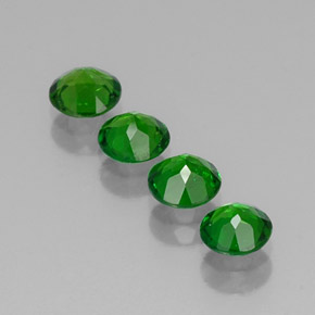 Achetez naturel ct Vert Diopside Chrome gems, Coupe roude, En provenance Russie chez GemSelect. En stock, livraison internationale!