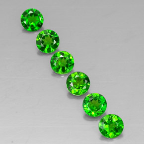 Achetez naturel ct Vert Diopside Chrome gems, Coupe roude, En provenance Russie chez GemSelect. En stock, livraison internationale!