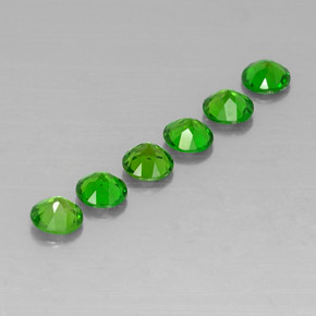 Achetez naturel ct Vert Diopside Chrome gems, Coupe roude, En provenance Russie chez GemSelect. En stock, livraison internationale!