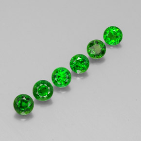 Achetez naturel ct Vert Diopside Chrome gems, Coupe roude, En provenance Russie chez GemSelect. En stock, livraison internationale!