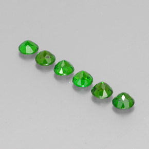 Achetez naturel ct Vert Diopside Chrome gems, Coupe roude, En provenance Russie chez GemSelect. En stock, livraison internationale!