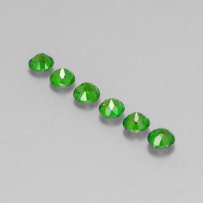 Achetez naturel ct Vert Diopside Chrome gems, Coupe roude, En provenance Russie chez GemSelect. En stock, livraison internationale!