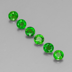 Achetez naturel ct Vert Diopside Chrome gems, Coupe roude, En provenance Russie chez GemSelect. En stock, livraison internationale!