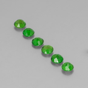 Achetez naturel ct Vert Diopside Chrome gems, Coupe roude, En provenance Russie chez GemSelect. En stock, livraison internationale!