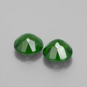 Achetez naturel ct Vert Diopside Chrome gems, Coupe roude, En provenance Russie chez GemSelect. En stock, livraison internationale!