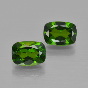 Achetez naturel ct Vert Diopside Chrome gems, Coupe coussin, En provenance Russie chez GemSelect. En stock, livraison internationale!