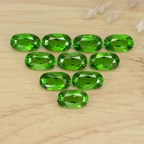Achetez naturel 2,50ct vert diopside de chrome gems, coupe ovale, en provenance russie chez gemselect. en stock, livraison internationale!