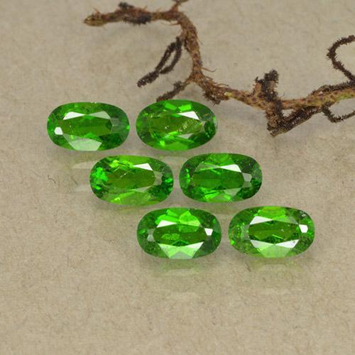 Achetez naturel 1.61ct Medium Dark-Green Diopside Chrome gems, Coupe ovale, En provenance Russie chez GemSelect. En stock, livraison internationale!