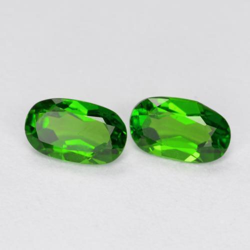 Achetez naturel 0.40ct Vert foncé Diopside Chrome gems, Coupe ovale, En provenance Russie chez GemSelect. En stock, livraison internationale!