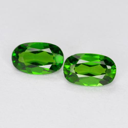 Achetez naturel 0.41ct Vert moyen-foncé Diopside Chrome gems, Coupe ovale, En provenance Russie chez GemSelect. En stock, livraison internationale!