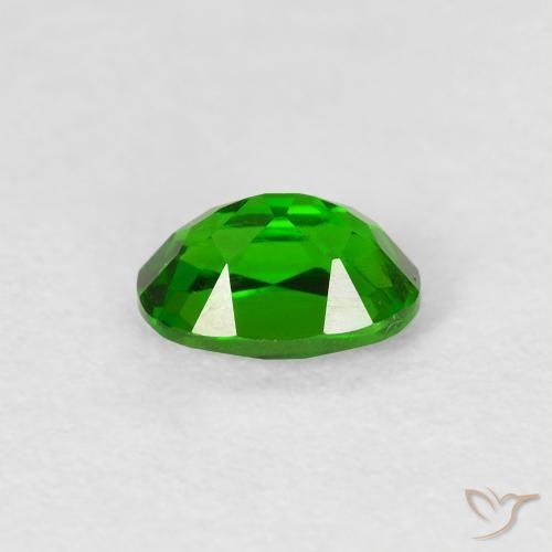 Diopside Chrome Vert forêt clair naturelle ovale, 0.60 ct, VS