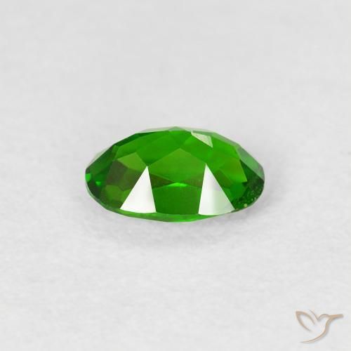 Diopside Chrome Vert forêt clair naturelle ovale, 0.50 ct, VS