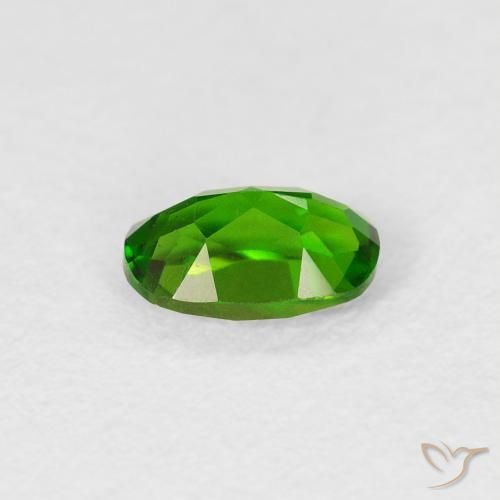 Diopside Chrome Vert forêt clair naturelle ovale, 0.52 ct, VS