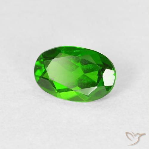 Diopside Chrome Vert foncé naturelle ovale, 0.72 ct, VVS-VS