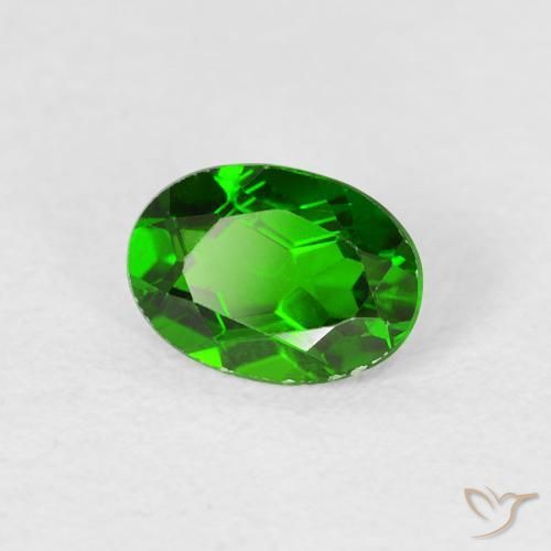 Diopside Chrome Vert forêt clair naturelle ovale, 0.82 ct, VS-SI