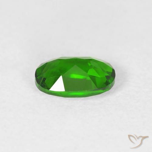 Diopside Chrome Vert forêt clair naturelle ovale, 0.54 ct, VVS-VS