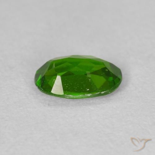 Diopside Chrome Medium Dark-Green naturelle ovale, 0.63 ct, VS