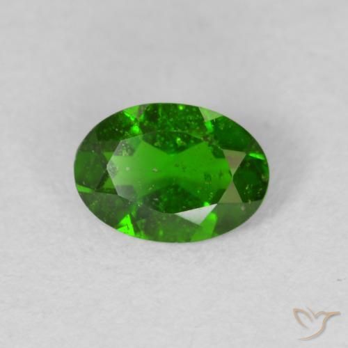 Diopside Chrome Medium Dark-Green naturelle ovale, 0.78 ct, VS-SI