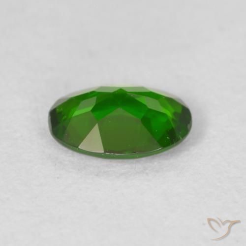 Diopside Chrome Medium Dark-Green naturelle ovale, 0.63 ct, VVS-VS