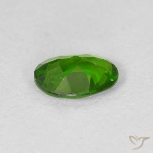 Diopside Chrome Vert foncé naturelle ovale, 0.71 ct, VS